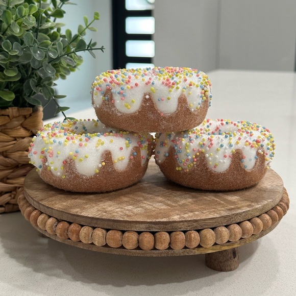 🆕 Set of 3 | White Sprinkled Faux Donuts! - Picture 4 of 7